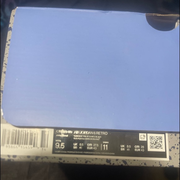 UNC Jordan 6 DS never even tried on - Picture 4 of 4